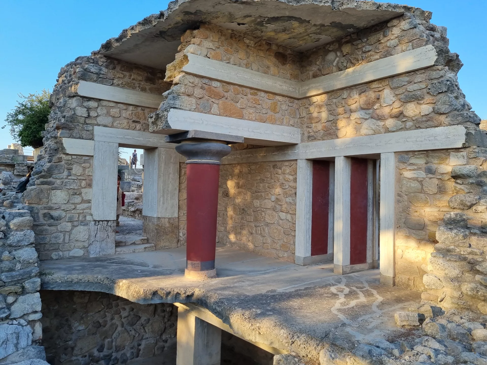 Minotaur tour – Knossos Palace